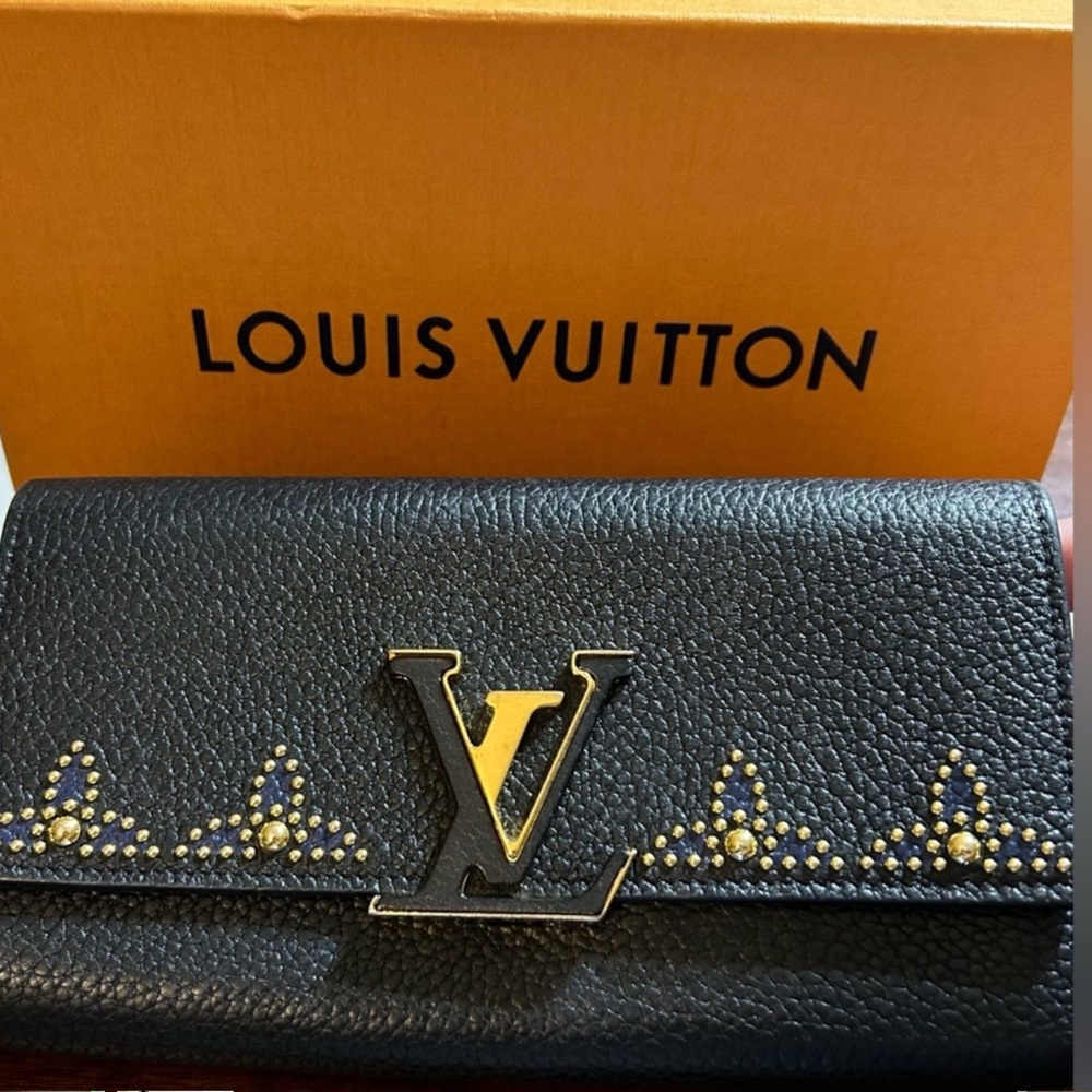 Louis Vuitton BLUE Capucines Wallet NZ3188